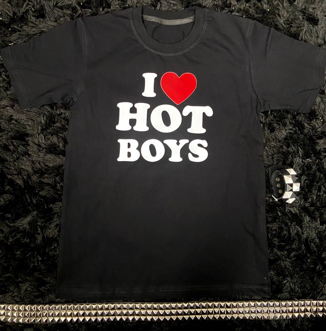 تیشرت I ❤️ hot boys
